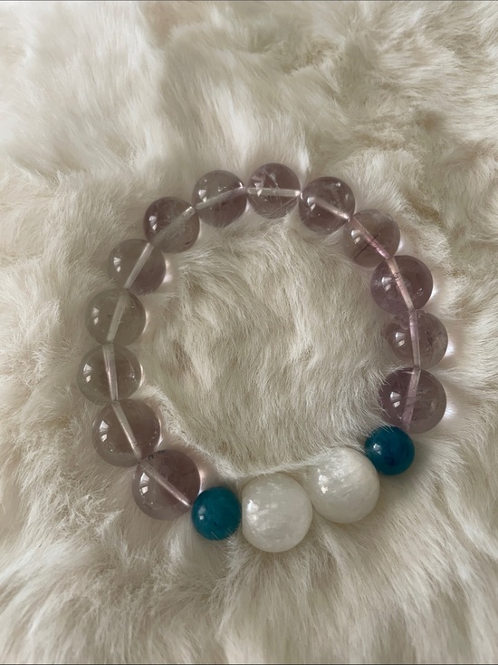 Jewelry - Translucent Lavender Bead Bracelet with White and Teal Accents